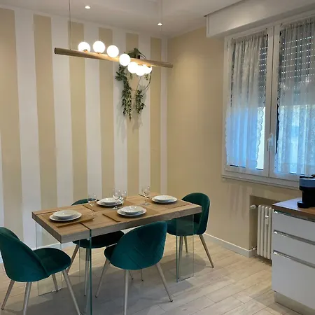 Edc Con Parcheggio E Wifi Gratuito شقة